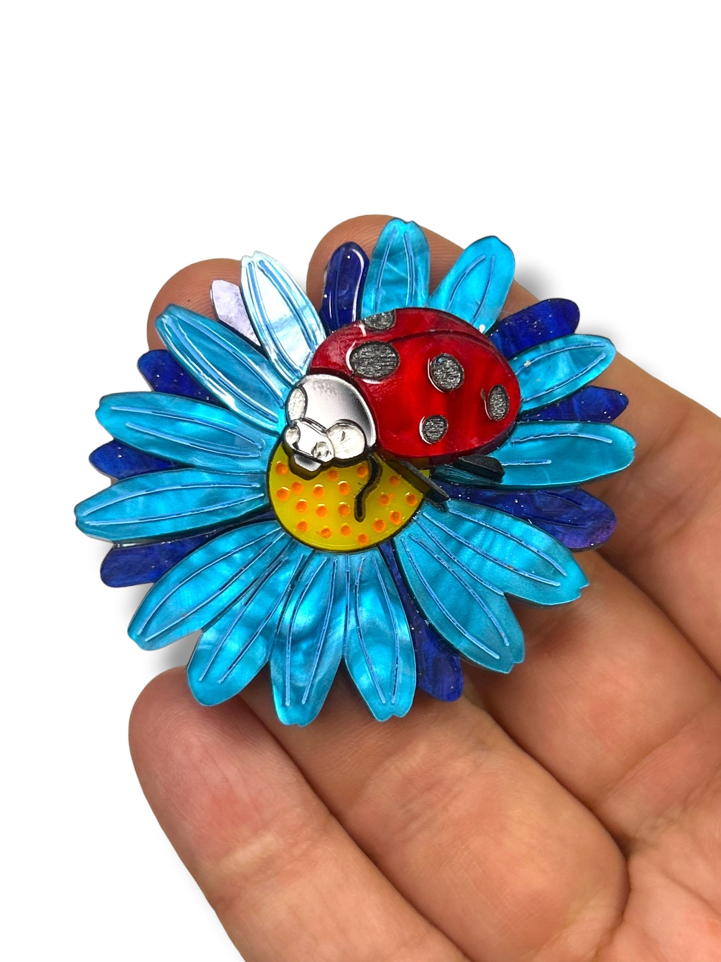 A Quiet Life - Spilla Coccinella su Fiore