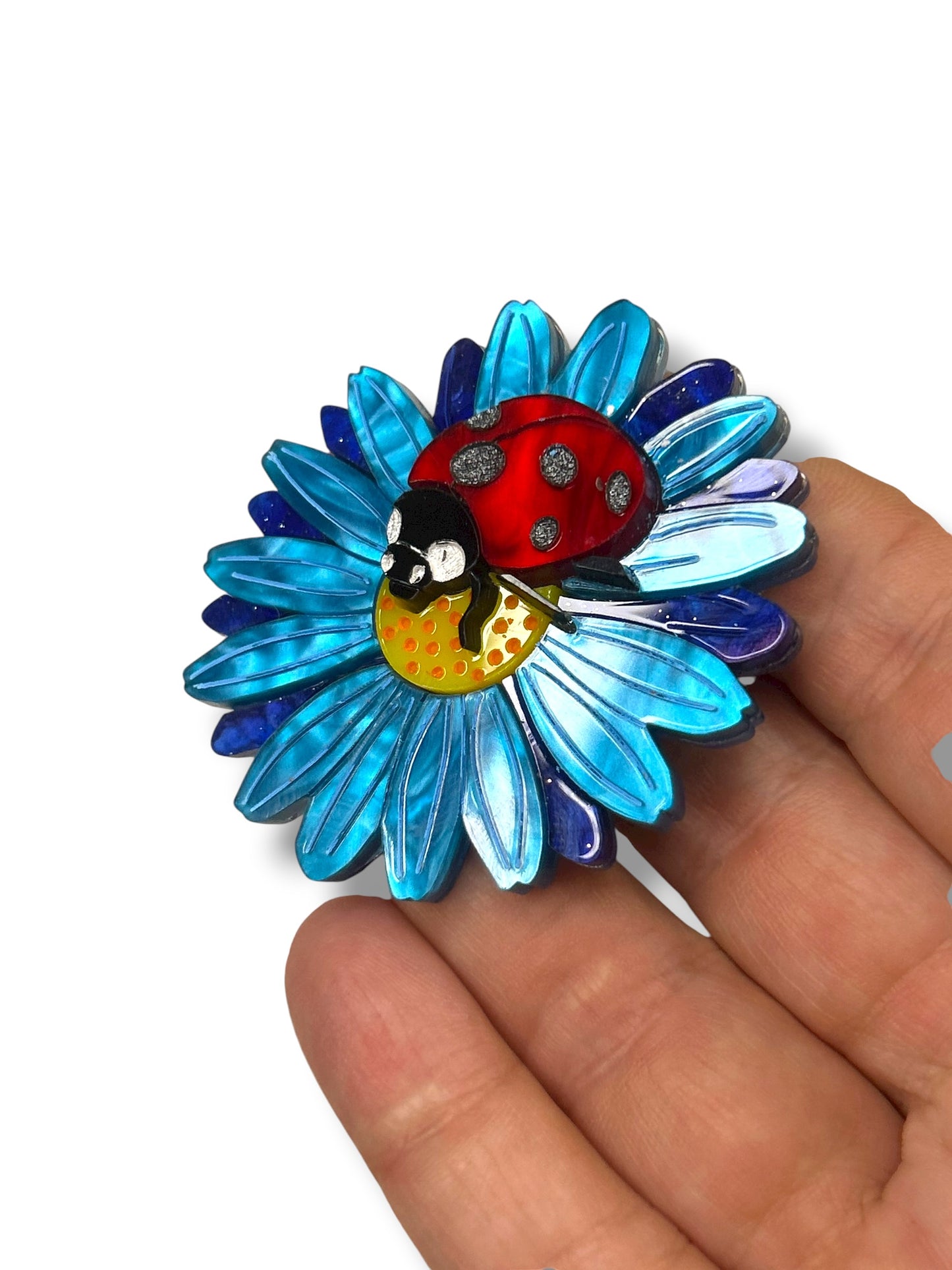 A Quiet Life - Spilla Coccinella su Fiore