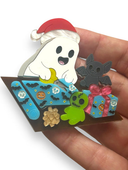 Spooky Christmas  - Spilla Fantasma che Prepara i Pacchi Natalizi