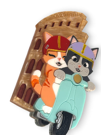 Meowtiful Italy - Gatti su Vespa Colosseo