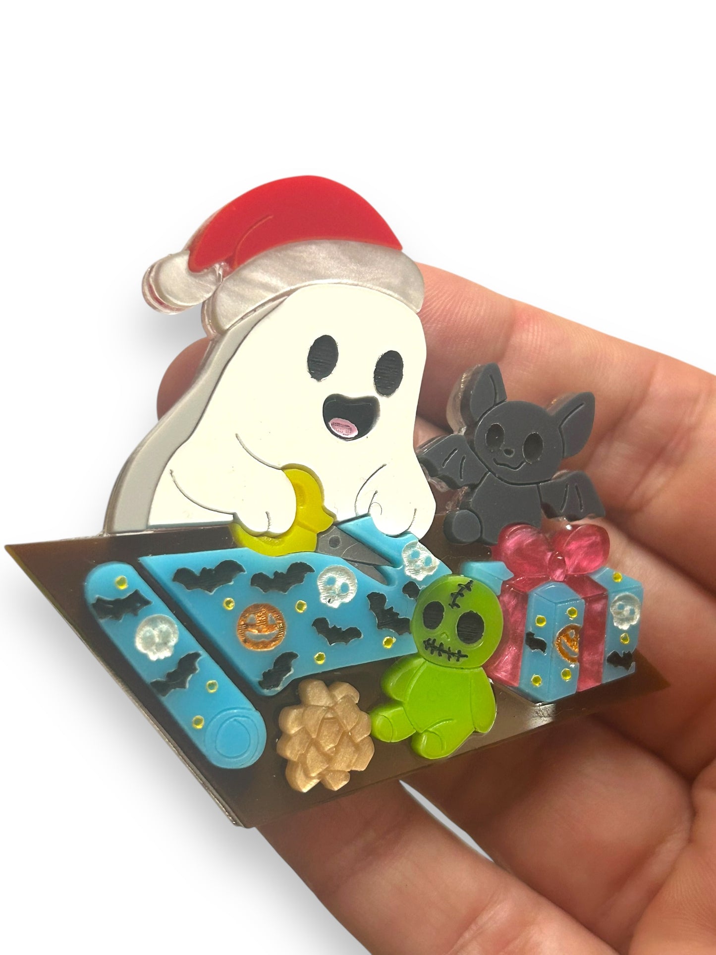 Spooky Christmas  - Spilla Fantasma che Prepara i Pacchi Natalizi