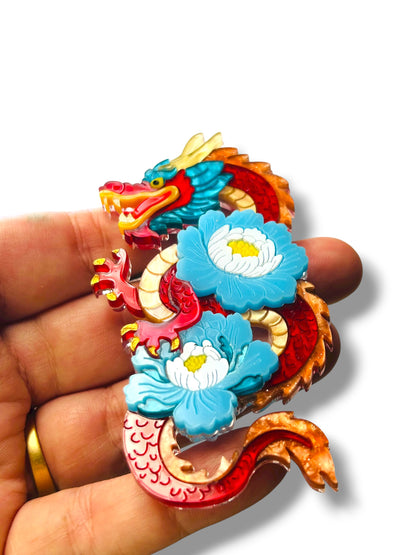 Echo Of The East - Spilla Dragone Cinese con Peonie