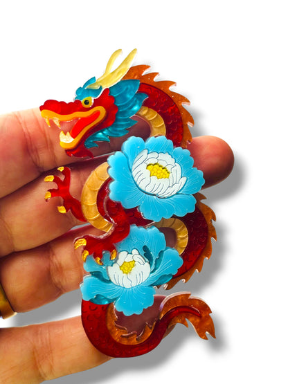 Echo Of The East - Spilla Dragone Cinese con Peonie